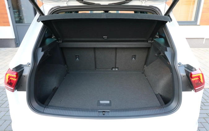 Volkswagen Tiguan cena 135050 przebieg: 71900, rok produkcji 2019 z Zelów małe 742